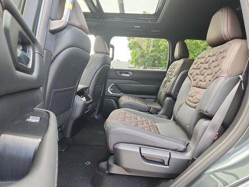 Alpine Metallic 2026 Nissan Armada Platinum Reserve