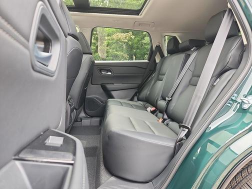 Obsidian Green 2026 Nissan Rogue Dark Armor