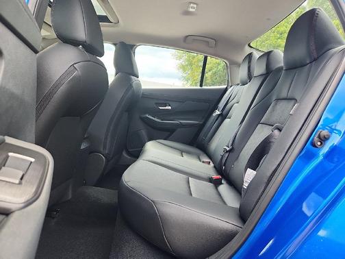 Bluestone Pearl/Super Black 2027 Nissan Sentra SR