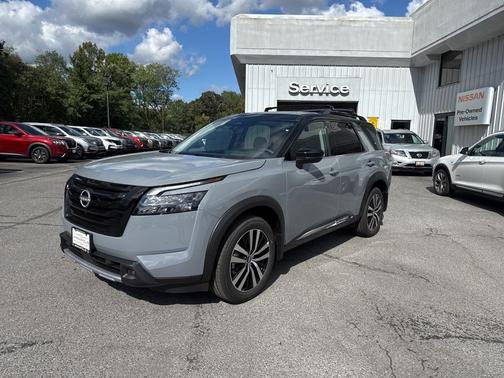 2025 Nissan Pathfinder Platinum 4WD