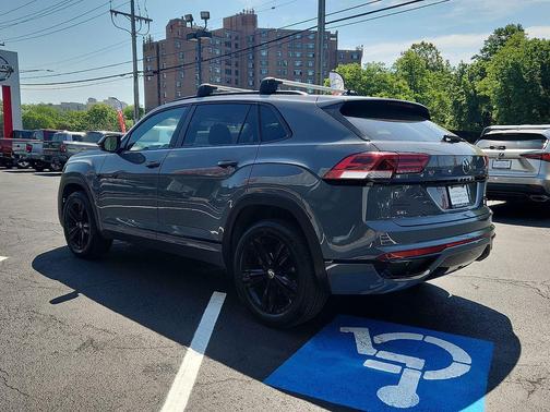 Pure Gray 2023 Volkswagen Atlas Cross Sport 2.0T SEL