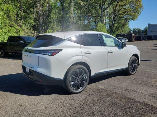 Everest White Pearl Tricoat 2026 Nissan Murano Platinum