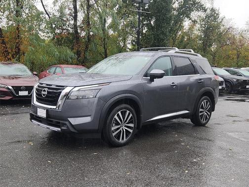 2025 Nissan Pathfinder Platinum 4WD