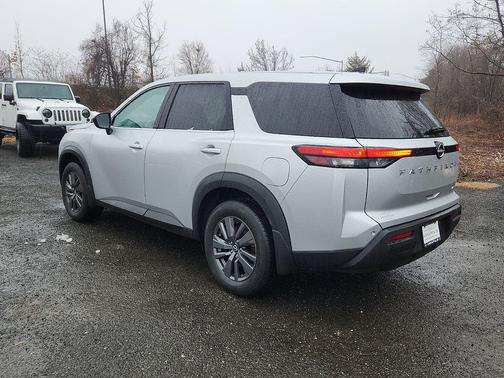2024 Nissan Pathfinder S 4WD