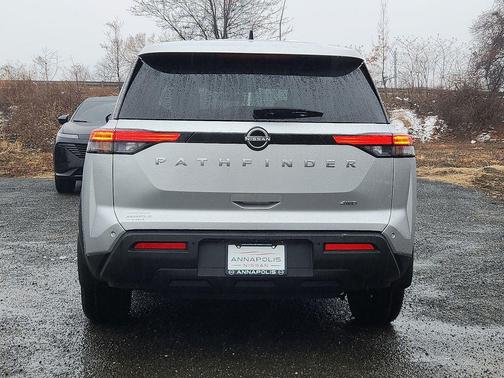 2024 Nissan Pathfinder S 4WD