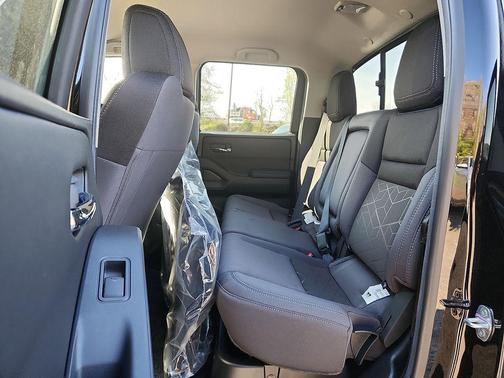 Super Black 2026 Nissan Frontier SV