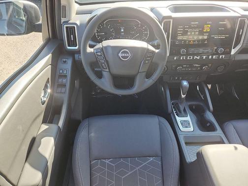 Super Black 2026 Nissan Frontier SV