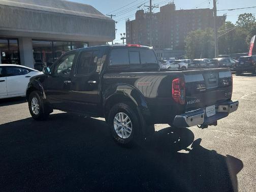 Magnetic Black Pearl 2019 Nissan Frontier SV