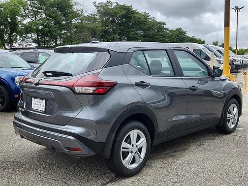 2025 Nissan Kicks S