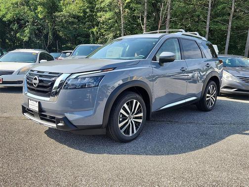 2025 Nissan Pathfinder Platinum 4WD
