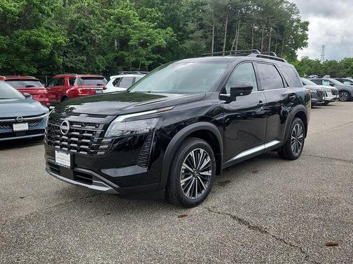 Super Black 2026 Nissan Pathfinder Platinum