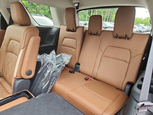 Super Black 2026 Nissan Pathfinder Platinum