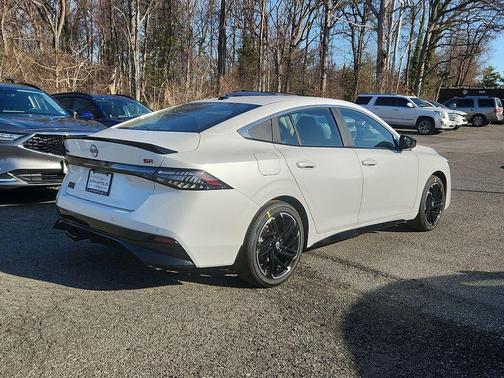 Aspen White Tricoat 2026 Nissan Sentra SR