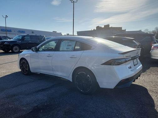 Aspen White Tricoat 2026 Nissan Sentra SR