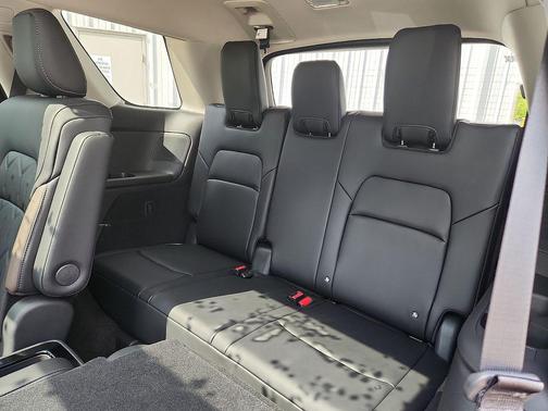 Super Black 2026 Nissan Pathfinder Platinum