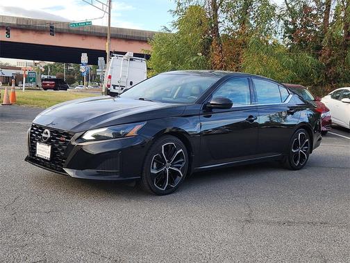 2023 Nissan Altima SR FWD