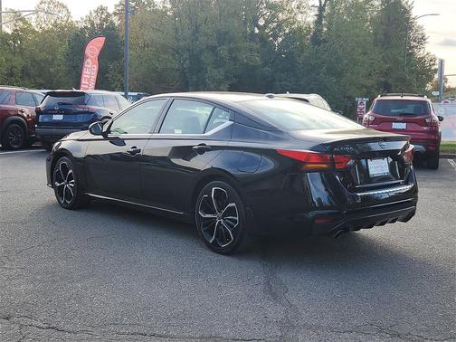 2023 Nissan Altima SR FWD