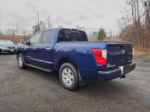 2018 Nissan Titan SV