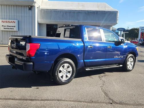 2018 Nissan Titan SV
