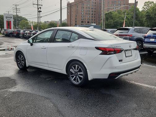 Aspen White Tricoat 2025 Nissan Versa 1.6 SV