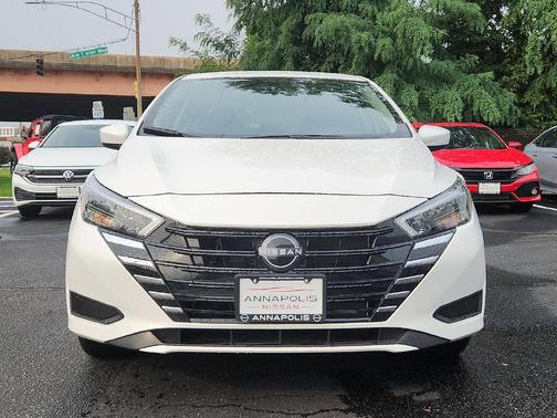 Aspen White Tricoat 2025 Nissan Versa 1.6 SV