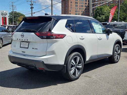2025 Nissan Rogue SL