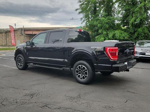 AGATE BLACK 2021 Ford F-150 XLT