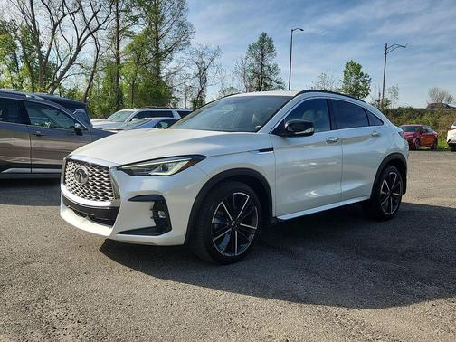 Radiant White 2023 INFINITI QX55 LUXE