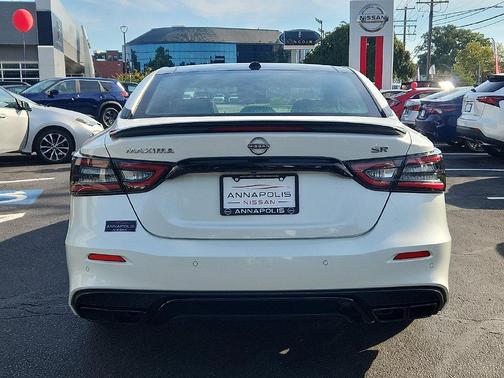 Pearl White Tricoat 2023 Nissan Maxima SR Xtronic CVT