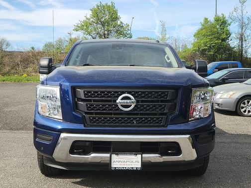 Deep Blue Pearl Metallic 2021 Nissan Titan SV