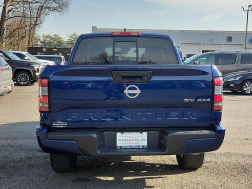 Deep Blue Pearl 2022 Nissan Frontier SV