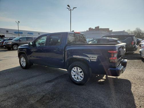 Deep Blue Pearl 2022 Nissan Frontier SV