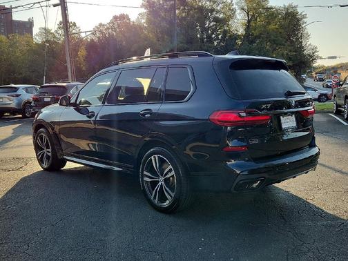 Carbon Black Metallic 2022 BMW X7 xDrive40i