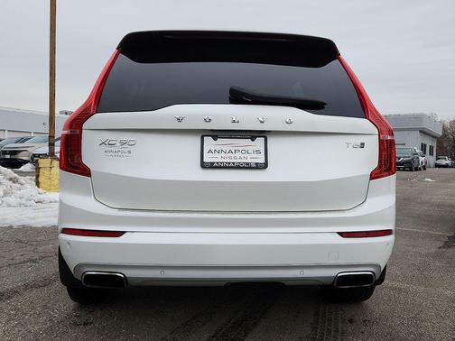 2020 Volvo XC90 T6 Momentum