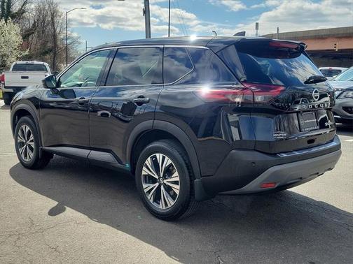 Super Black 2021 Nissan Rogue SV