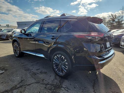 2025 Nissan Rogue Platinum