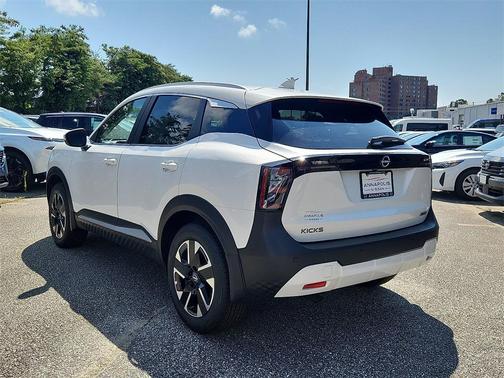 2025 Nissan Kicks SV