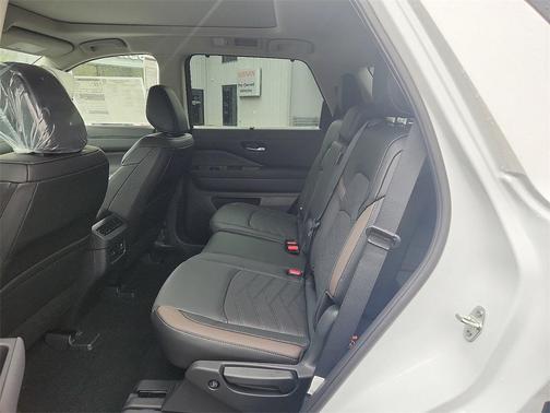 2025 Nissan Pathfinder Platinum 4WD