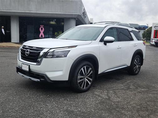 2025 Nissan Pathfinder Platinum 4WD