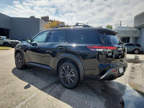 Super Black 2026 Nissan Pathfinder SL