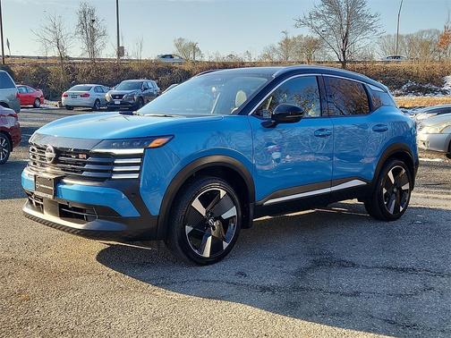 2025 Nissan Kicks SR