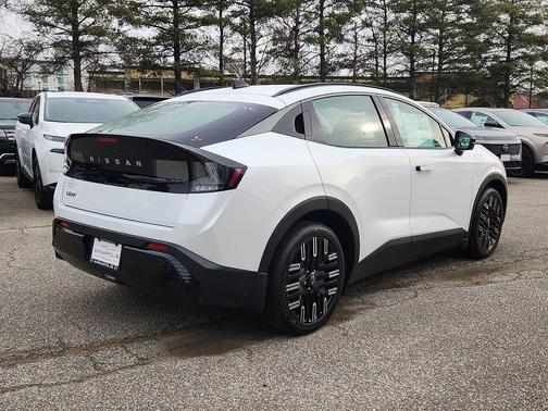 2026 Nissan Leaf PLATINUM+