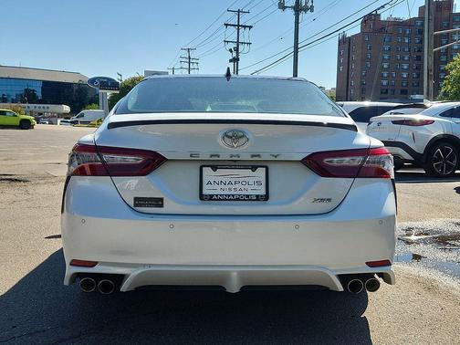 Midnight Black Metallic/Wind Chill 2018 Toyota Camry XSE
