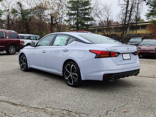 2025 Nissan Altima SR FWD