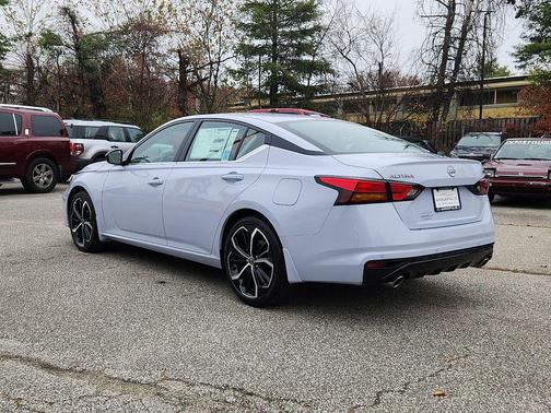 2025 Nissan Altima SR FWD