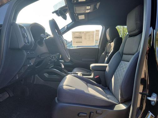 Super Black 2026 Nissan Frontier SV