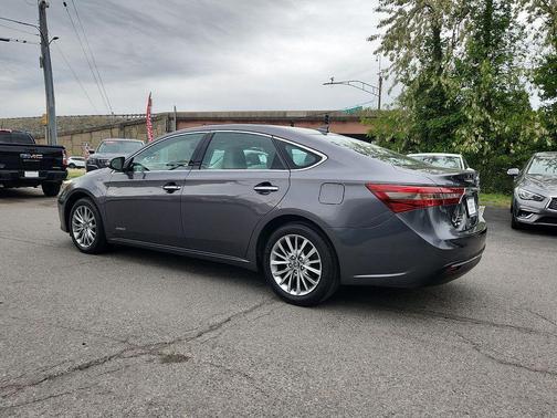 Magnetic Gray Metallic 2016 Toyota Avalon Hybrid Limited