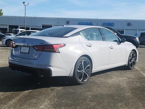 2025 Nissan Altima SR FWD