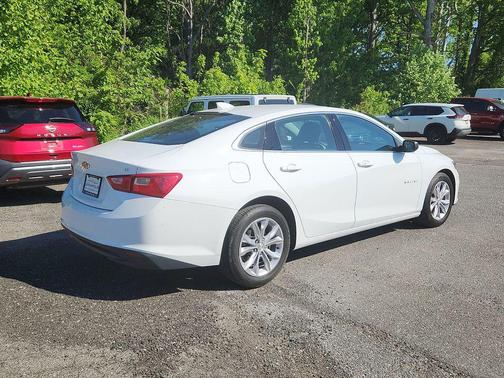 Summit White 2023 Chevrolet Malibu FWD 1LT