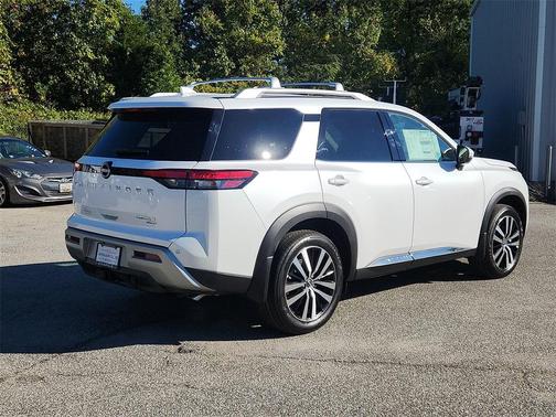 2025 Nissan Pathfinder Platinum 4WD